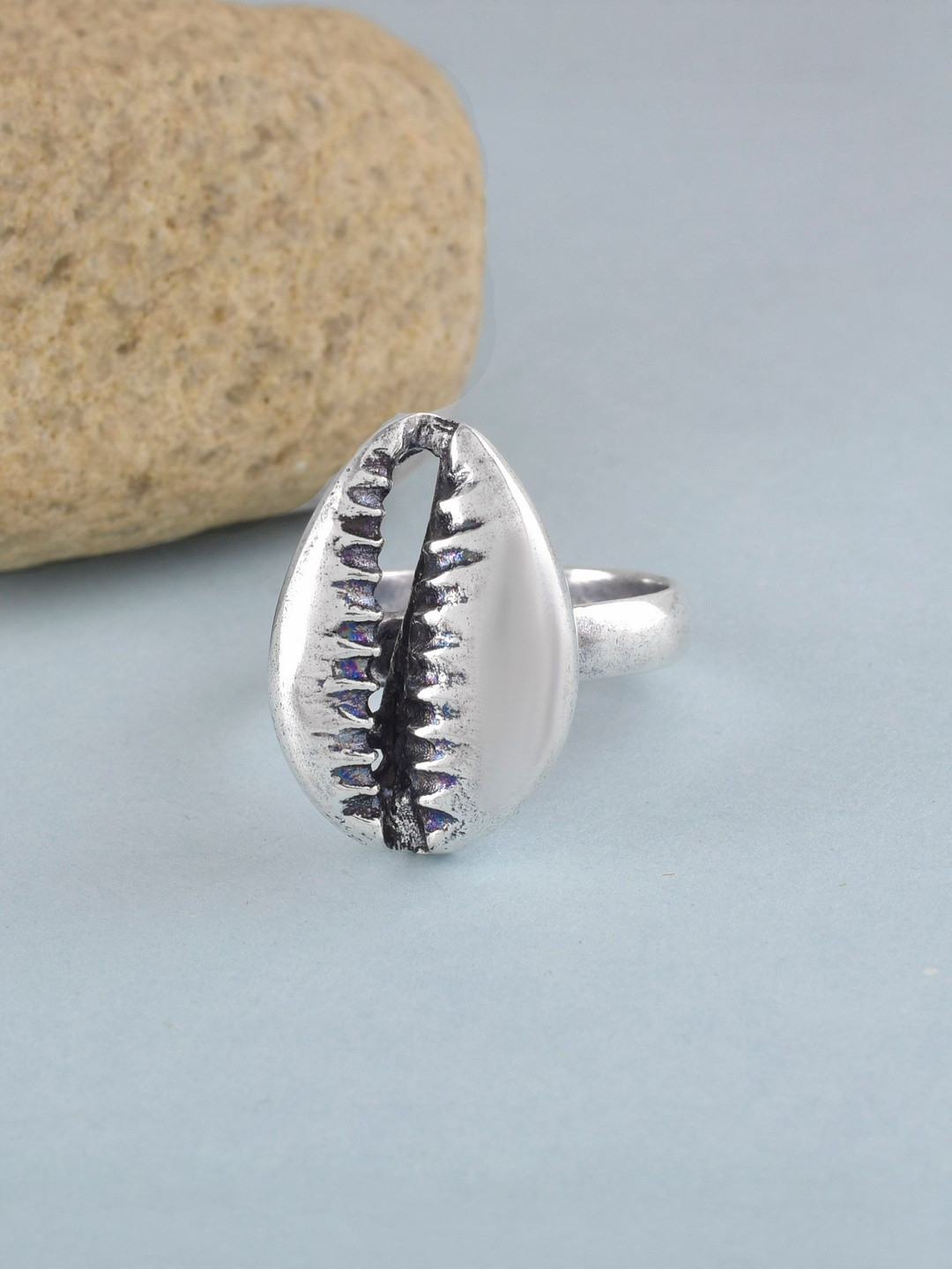 Brass Antique finish Silver plated Metal Cowrie Seep Kodi Stylish Finger ring