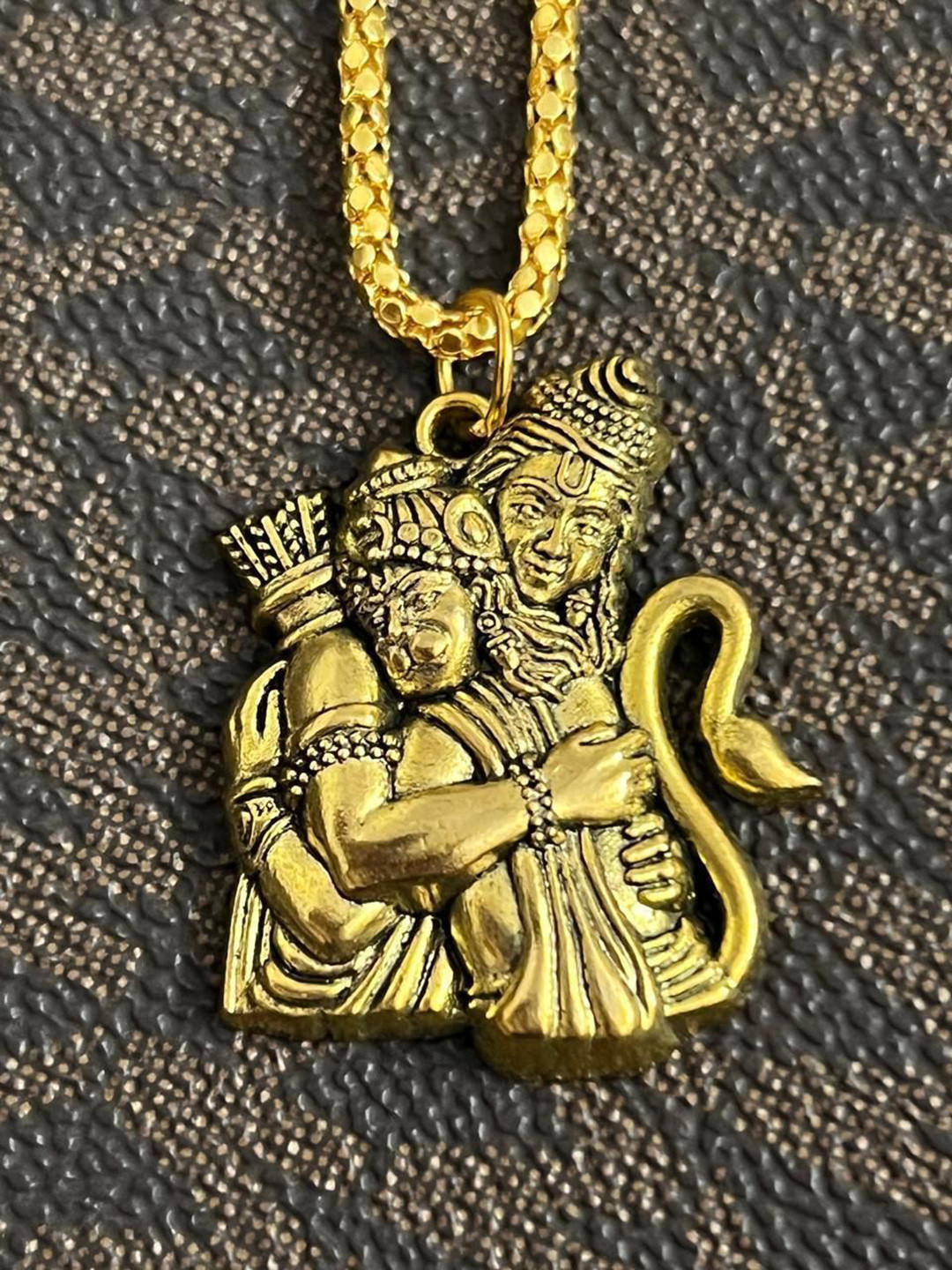 Malas Collection Unisex Gold Plated Quirky Pendant With Chain