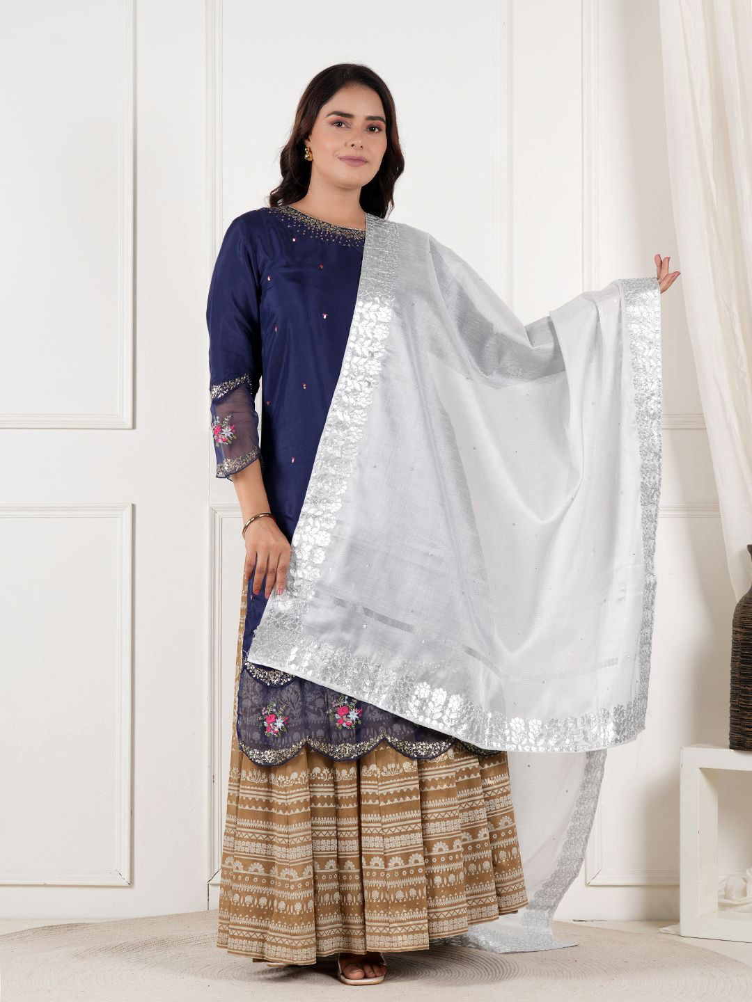 A R SILK DUPATTA HUB Floral Embroidered Art Silk Dupatta With Gotta Patti