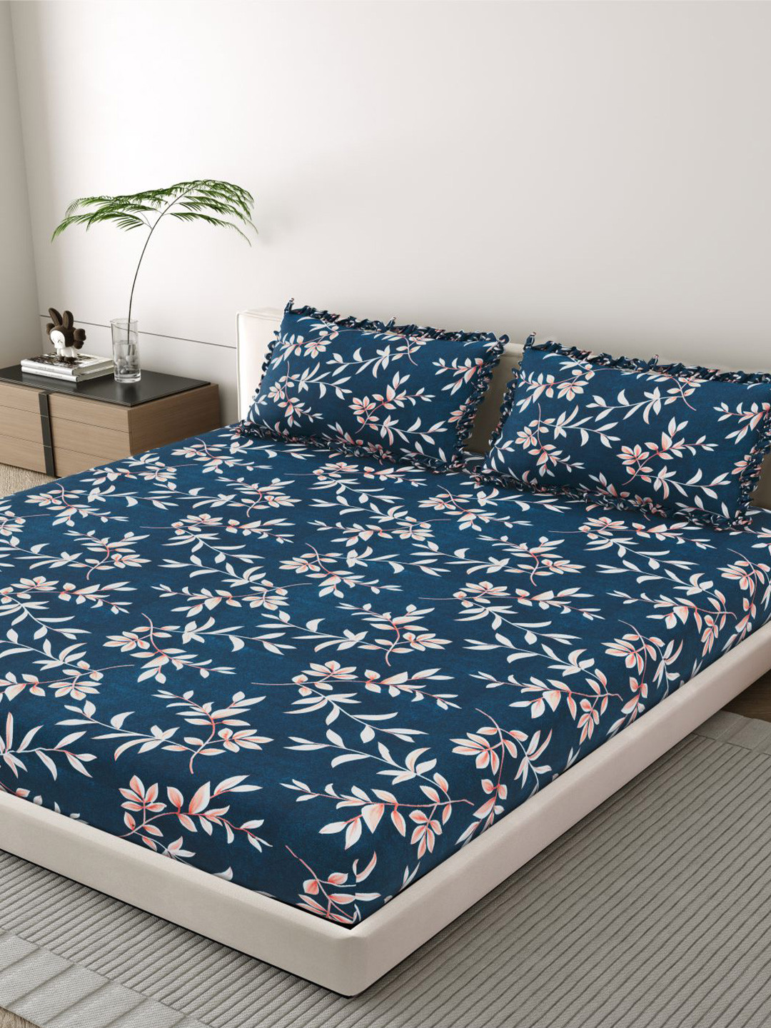 DREAM WEAVERZ Blue & Pink Printed 260 TC Fitted King Fine Bedsheet with 2 Pillow Covers