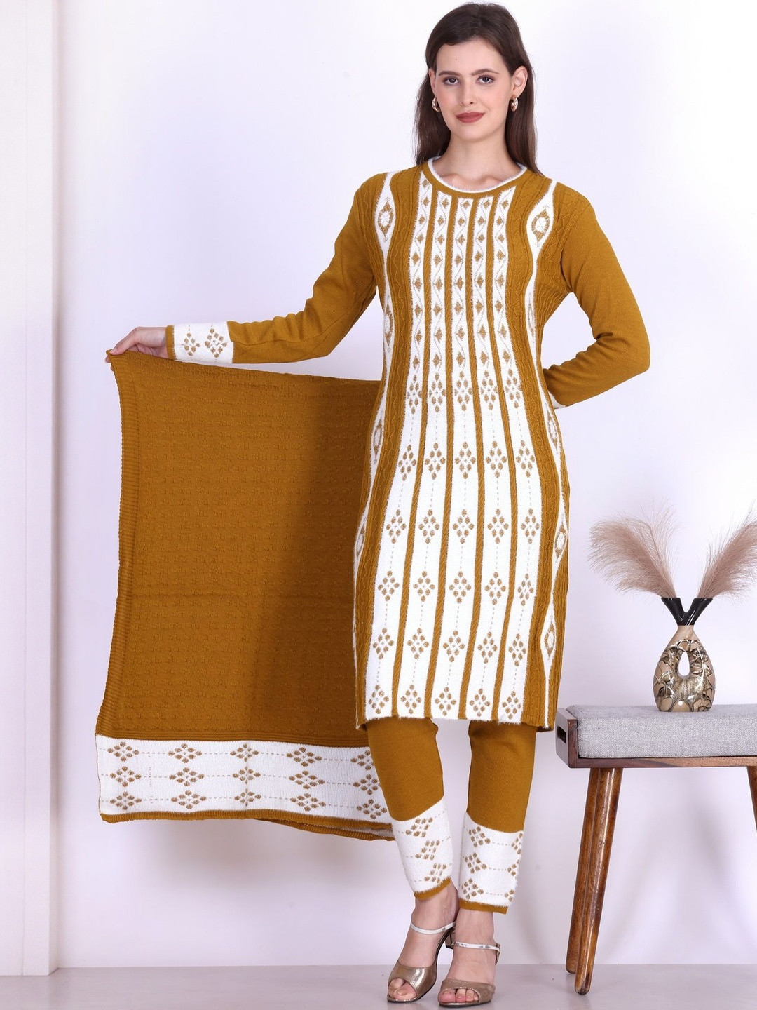 TRUDO Women Ethnic Motifs Printed Regular Kurta With Dupatta