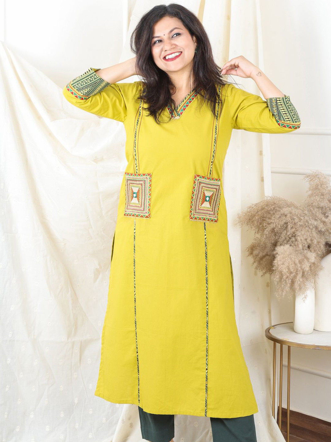 Desi Sandook Ethnic Motifs Embroidered V-Neck Thread Work Pure Cotton Straight Kurta