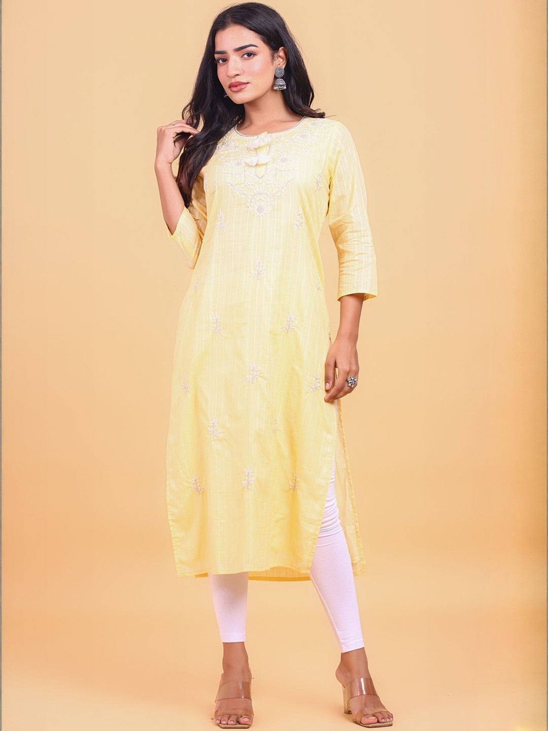 RAISHREE Women Round Neck Straight Kurta