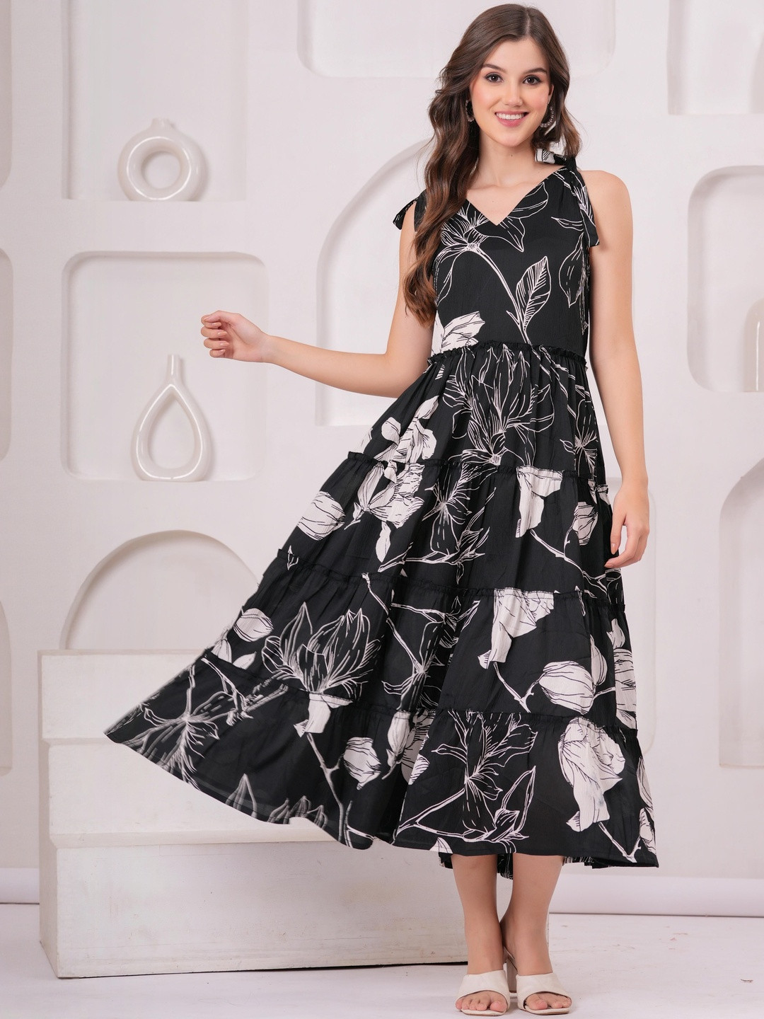 Women Black Crepe Dress