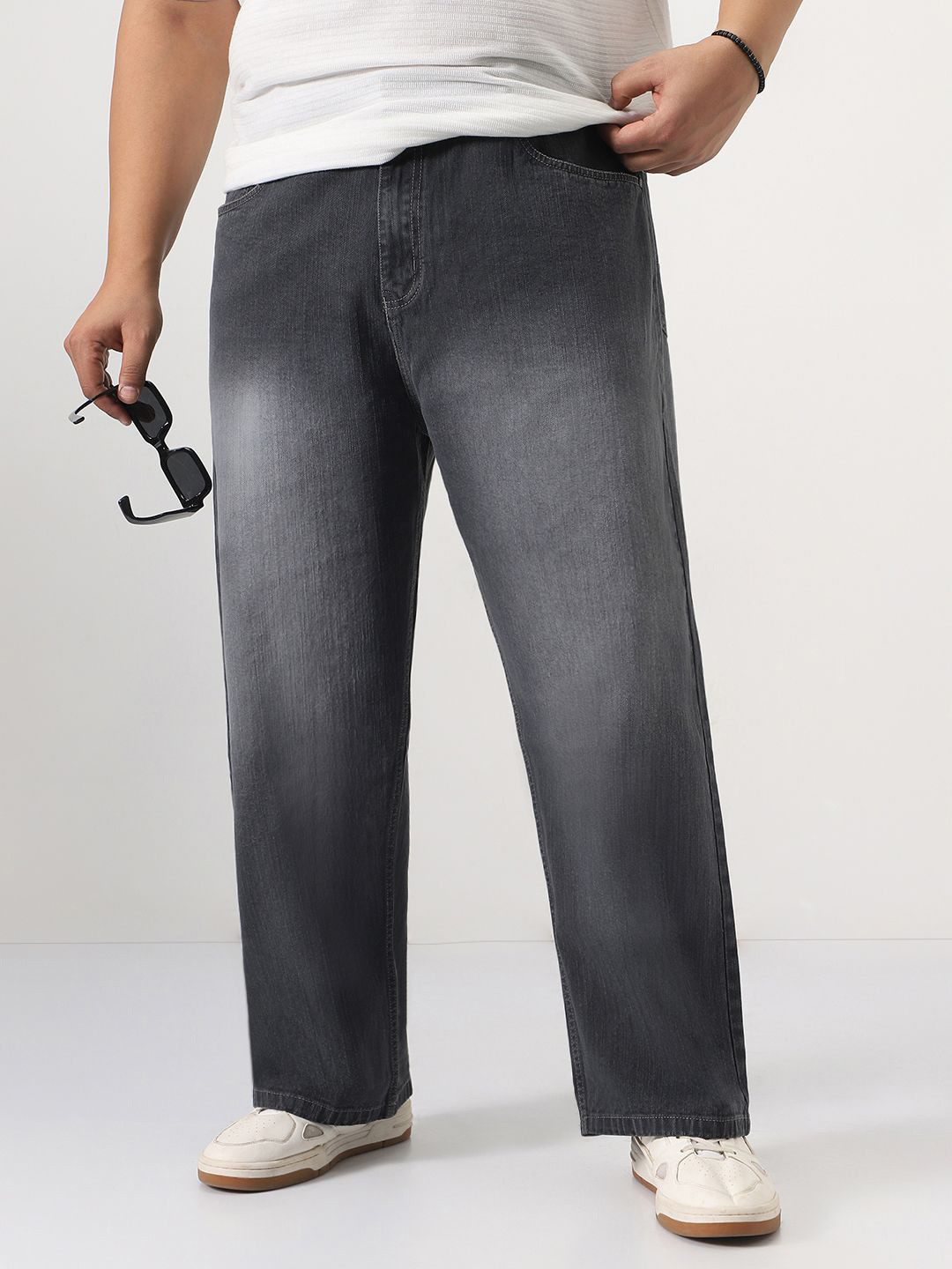 Urbano Plus Men Loose Baggy Fit Mid-Rise Pure Cotton Light Fade Washed Denim Jeans