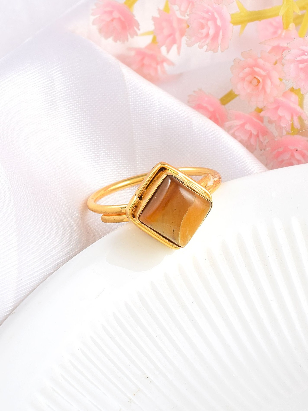 Brass Goldplated Cats Eye Lehsuniya Rashiratan Astrology finger ring