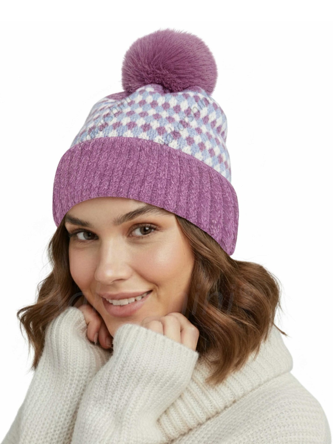 Aakarshini Women Self Design Woollen Beanie with Pom Pom on Top