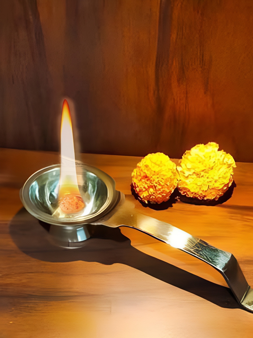 Heaven Decor Gold-Toned Textured Karpuram Aarti Stand