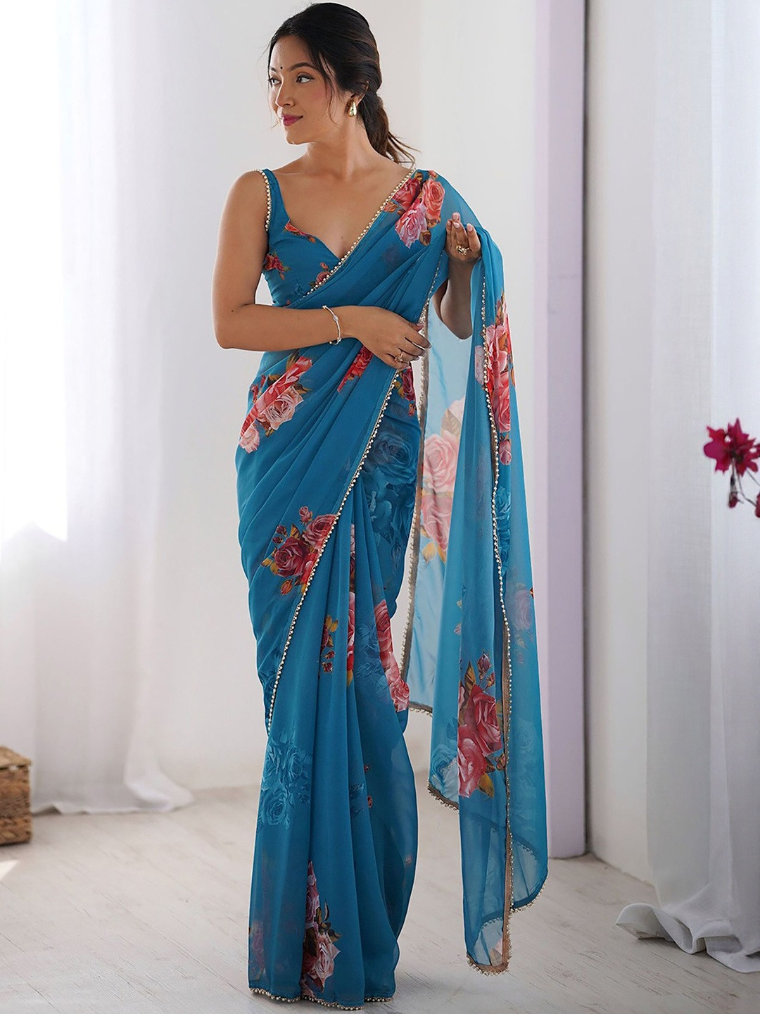 BerMondsey Floral Printed Embellished Border Georgette Block Print Saree With Blouse Piece