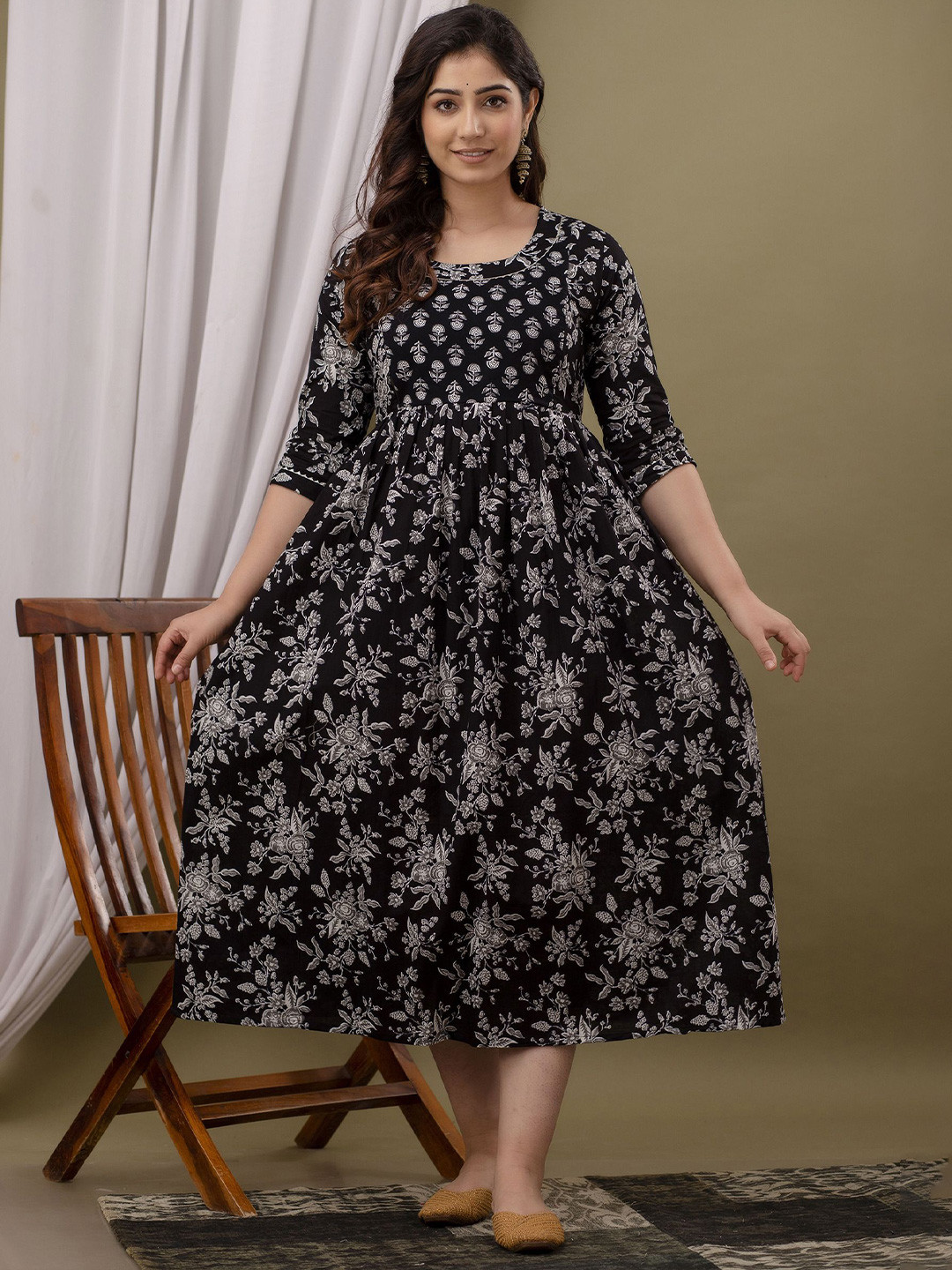 FACON GRAVIDA Women Maternity Floral Printed Pleated Detail Fit and Flare Maxi Dress