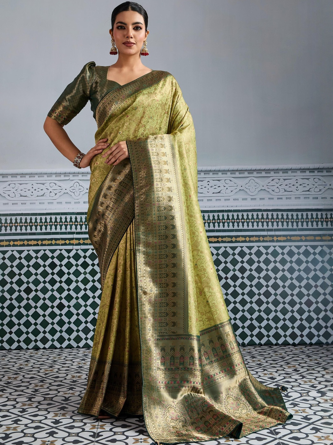 MAHALASA Woven Design Zari Kanjeevaram Saree With Saree Piece