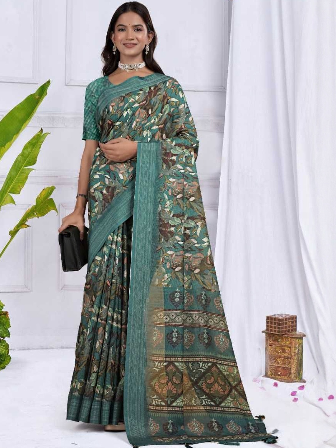 Tarlas Sarees Floral Printed Zari Saree With Blouse Piece