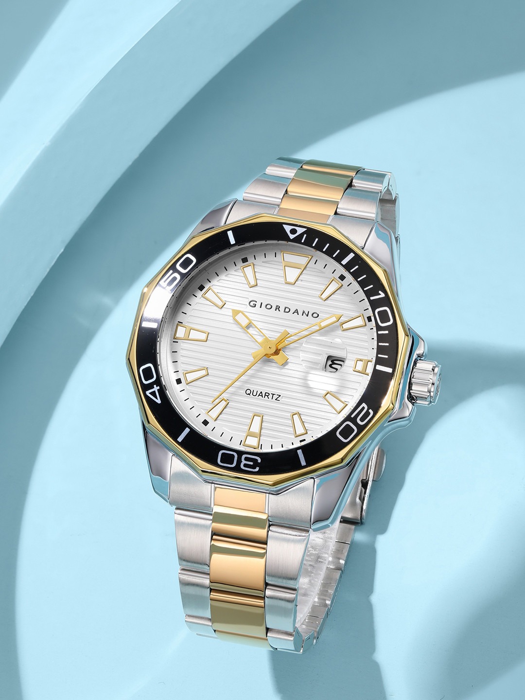 GIORDANO Men Textured Dial & Stainless Steel Bracelet Style Straps Watch GZ-50149-33