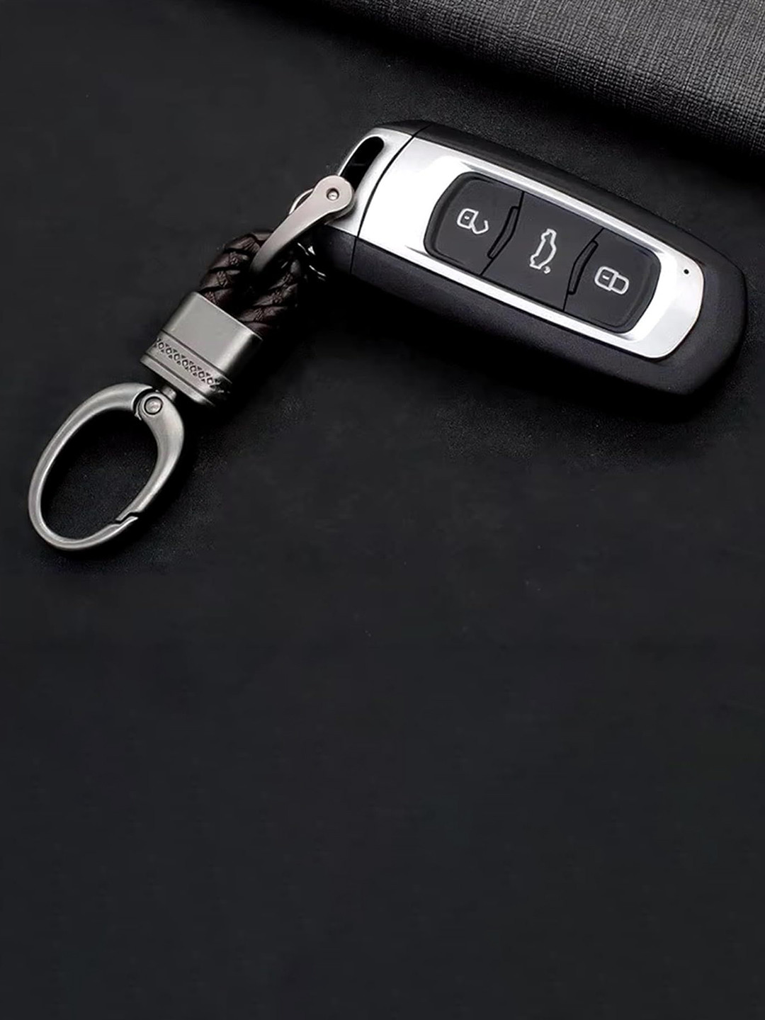 AUGEN Textured Car Key Chain With Key Ring