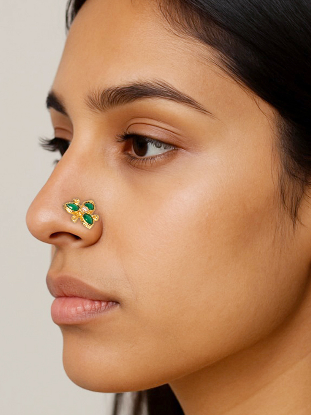 FIROZA Gold-Plated Artificial Stones Studded Panna Phool Stud Nosepin