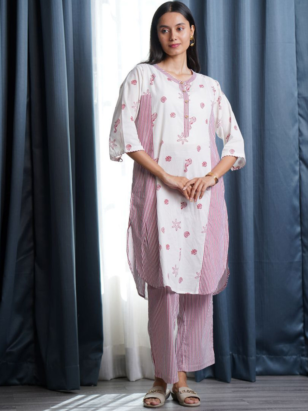 The Quince Life Sea Treasure Women Floral Printed Round Neck Pure Cotton Kurta & Trousers