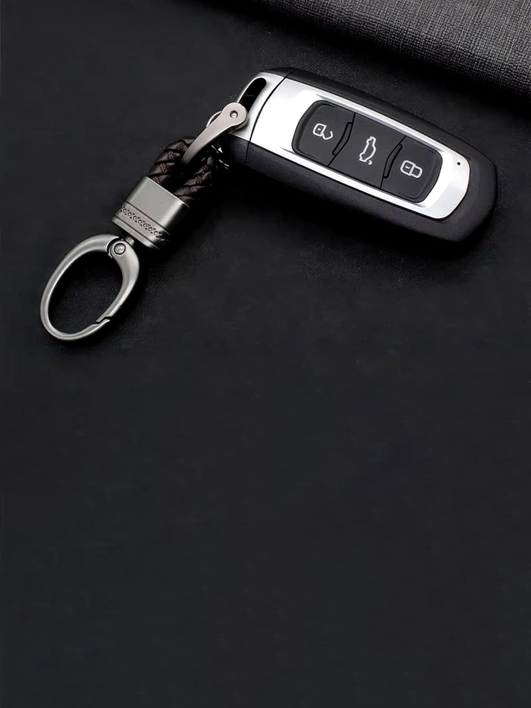 AUGEN Textured Car Key Chain With Key Ring