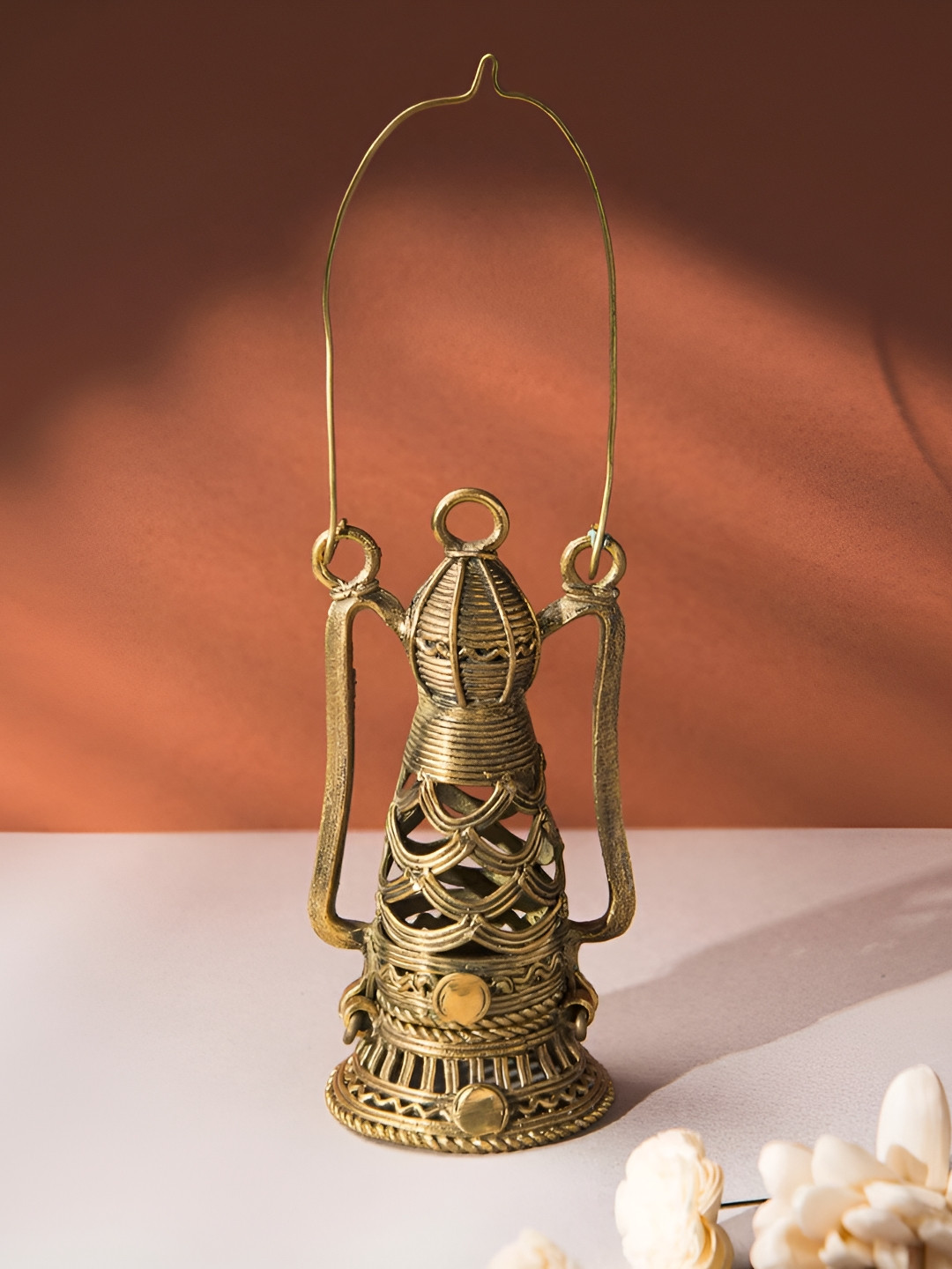 Fabindia Yatan Gold-Toned & Black Textured Metal Abstract Shaped Table Lamp