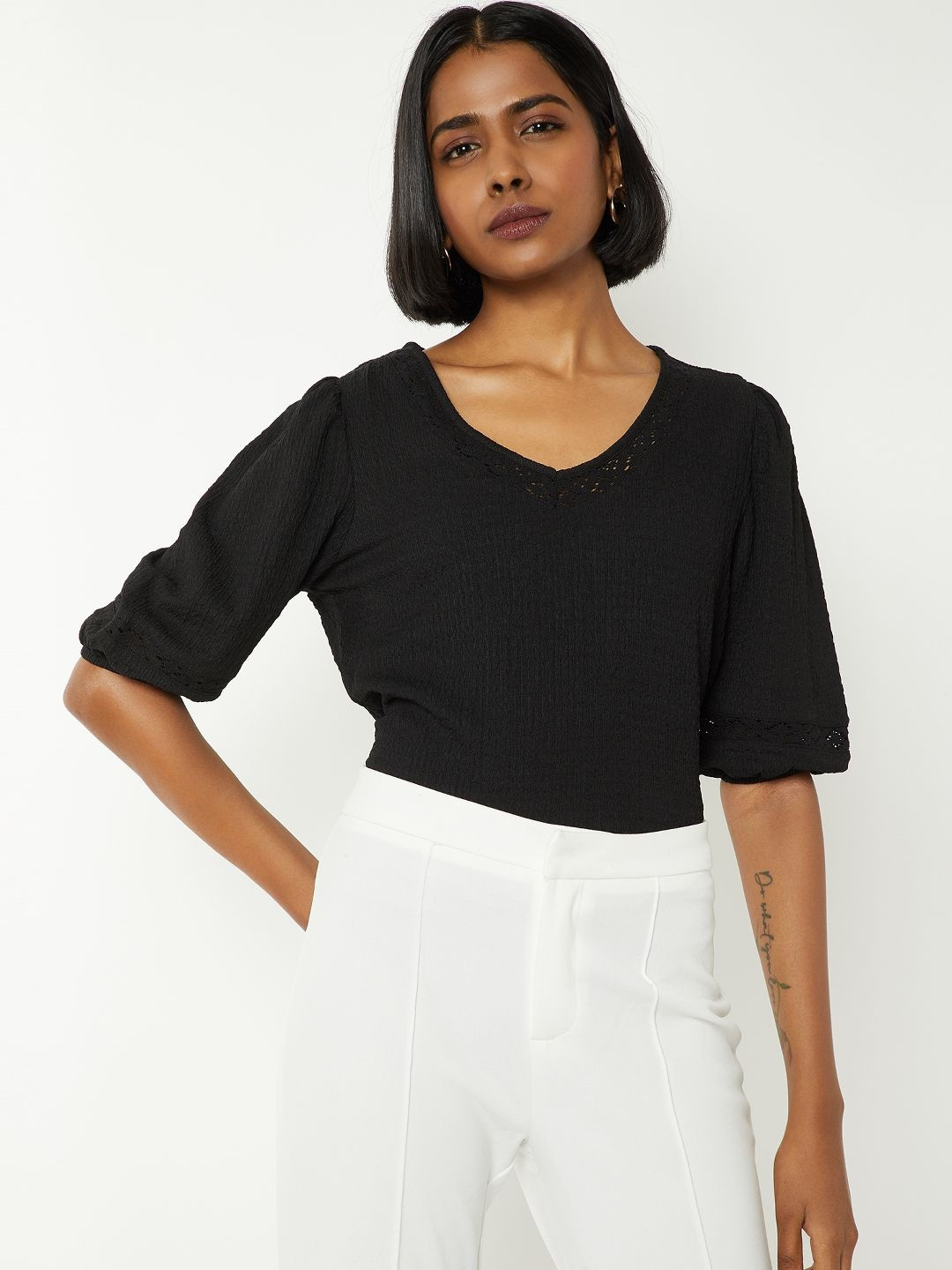 max V-neck Puff Sleeve Black Top