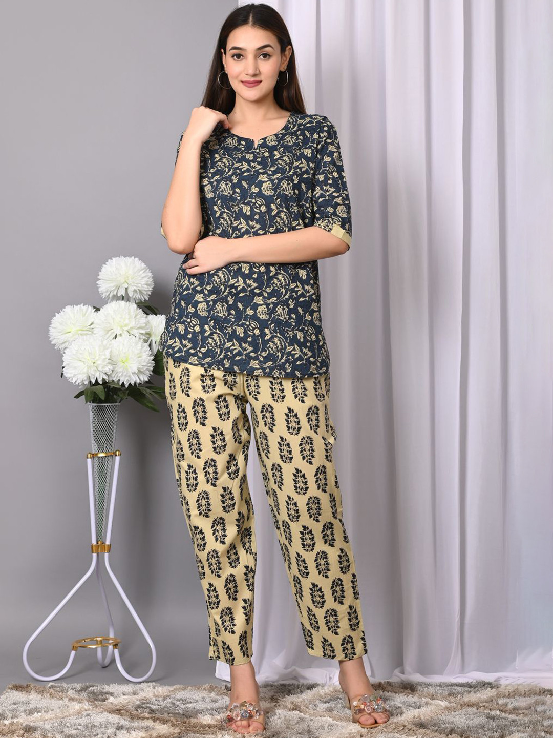 The Tinge Women Printed Round Neck Top Drawstring Pyjamas Night suit
