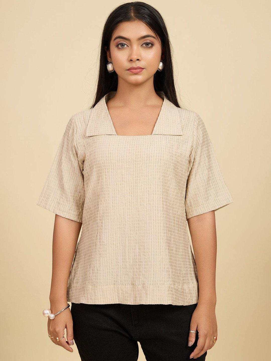 Komarri U Self Design Square Neck Short Sleeves Top