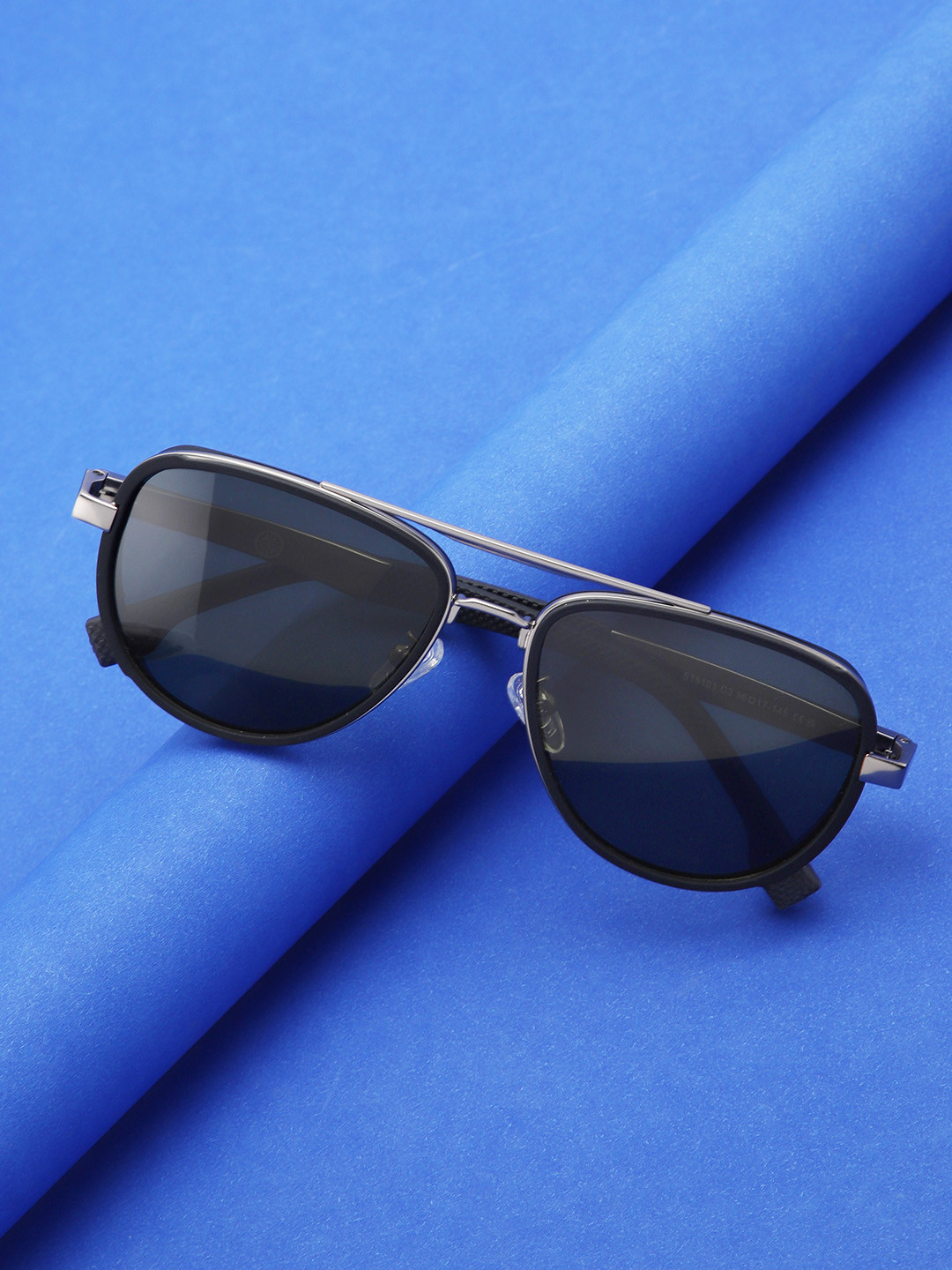 Carlton London Unisex Aviator Sunglasses With UV Protected Lens CLSU519