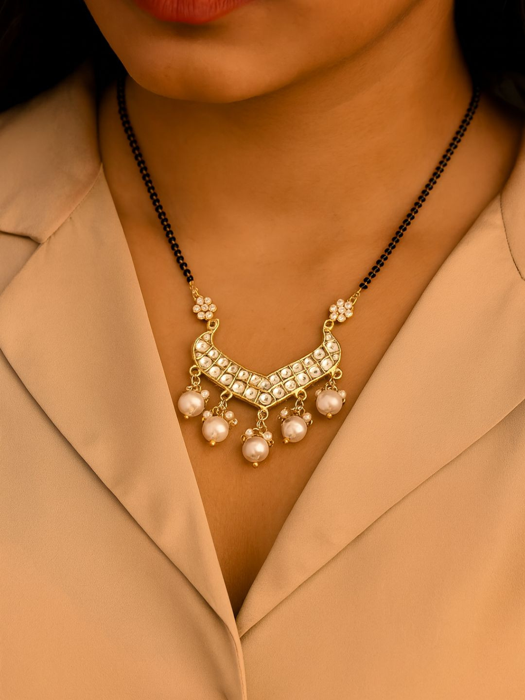 I Jewels White & Gold-Toned Pearl Kundan Studded & Beaded Mangalsutra