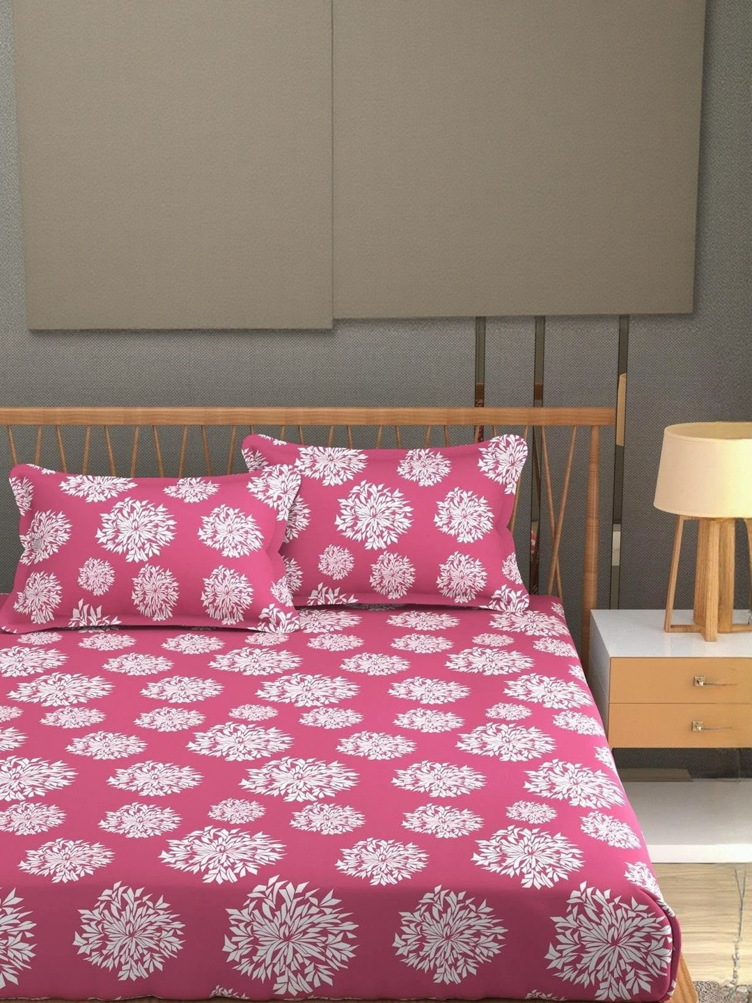 NEW TOWN Pink & White 210 TC Cotton Fitted Queen Bedsheets With 2 Pillow Covers