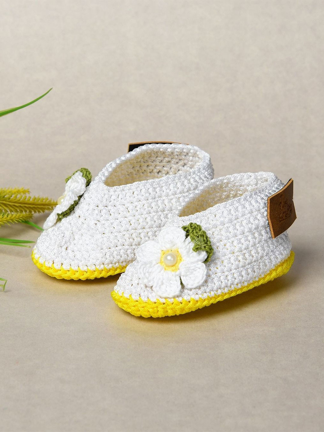 FUNKRAFTS Girls Crochet Pom Pom Baby Booties