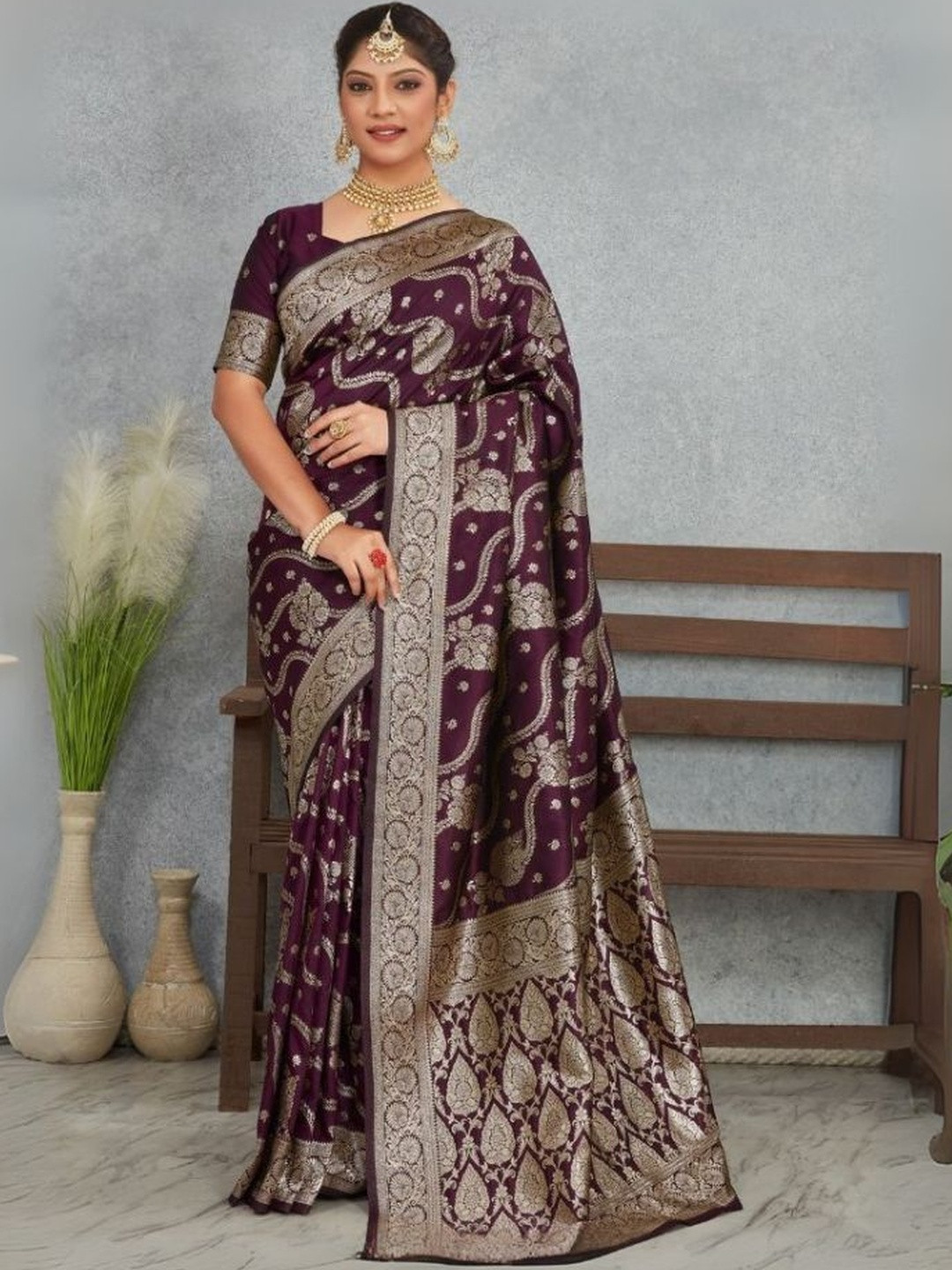 PEACH PIPER Women Woven Design Zari Banarasi Saree with a Unstitched Blouse Piece