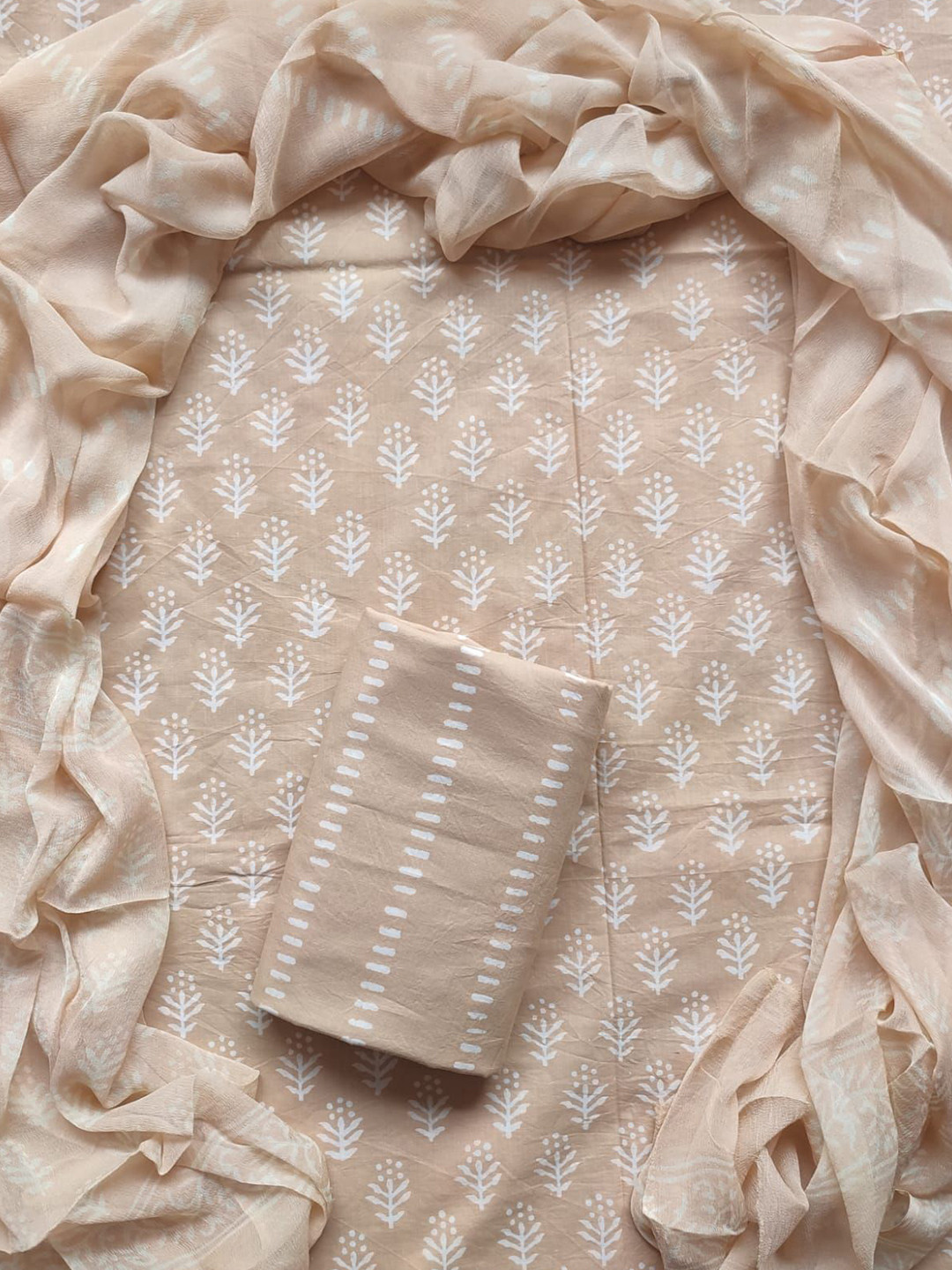 Khatri Creations Women Pastel Perfaction Floral Printed Cotton Unstitched Dress Material