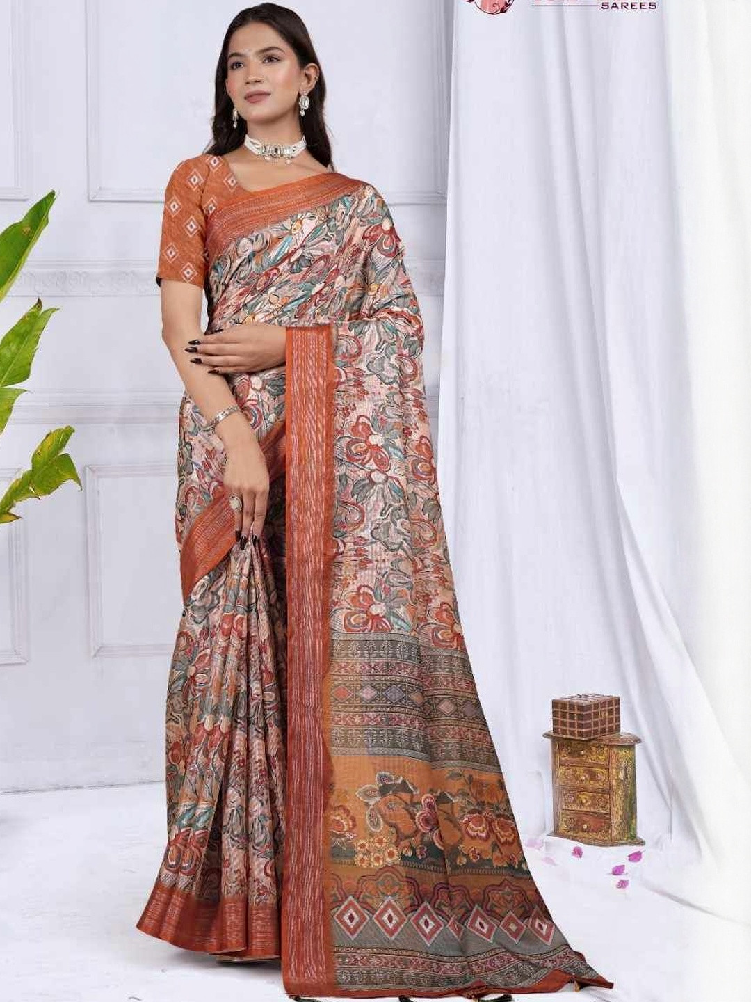 Tarlas Sarees Floral Printed Saree With Blouse Piece
