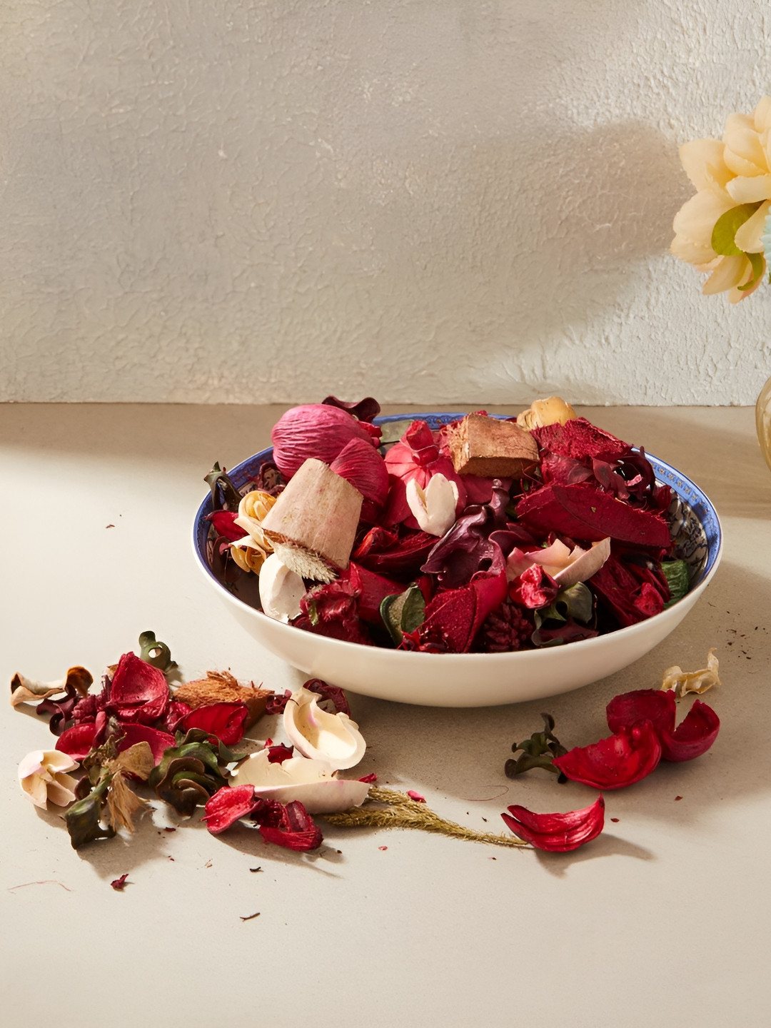 Fabindia Red & Pink Mehak Dried Flowers Potpourri