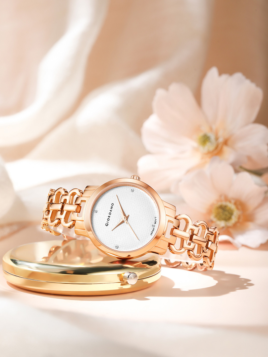 GIORDANO Women White Analogue Watch C2204-22