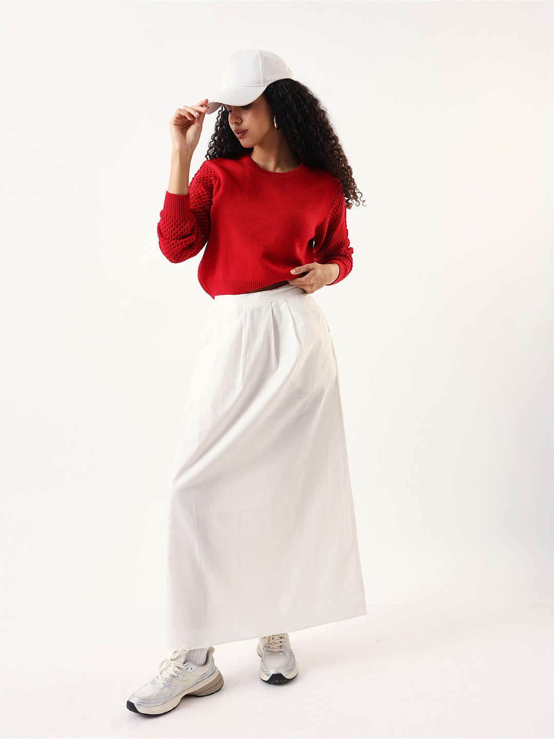 DL Woman Solid Round Neck Pointelle Knit Sweater