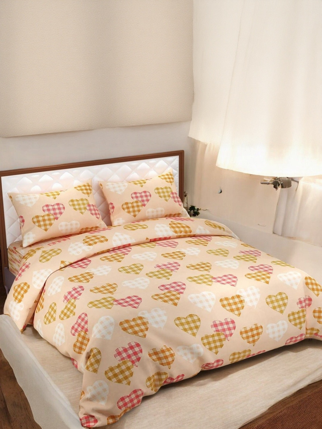 WELLNEST Peach Conversational 104 TC Queen Bedsheet with 2 Pillow Covers