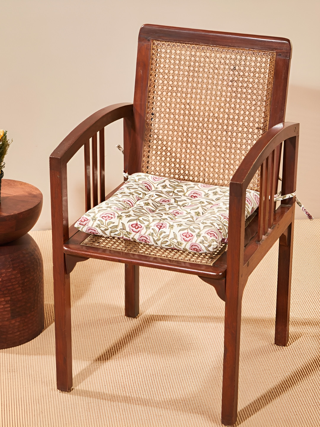 Fabindia Ira White & Red Printed Cotton Square Chair Pad