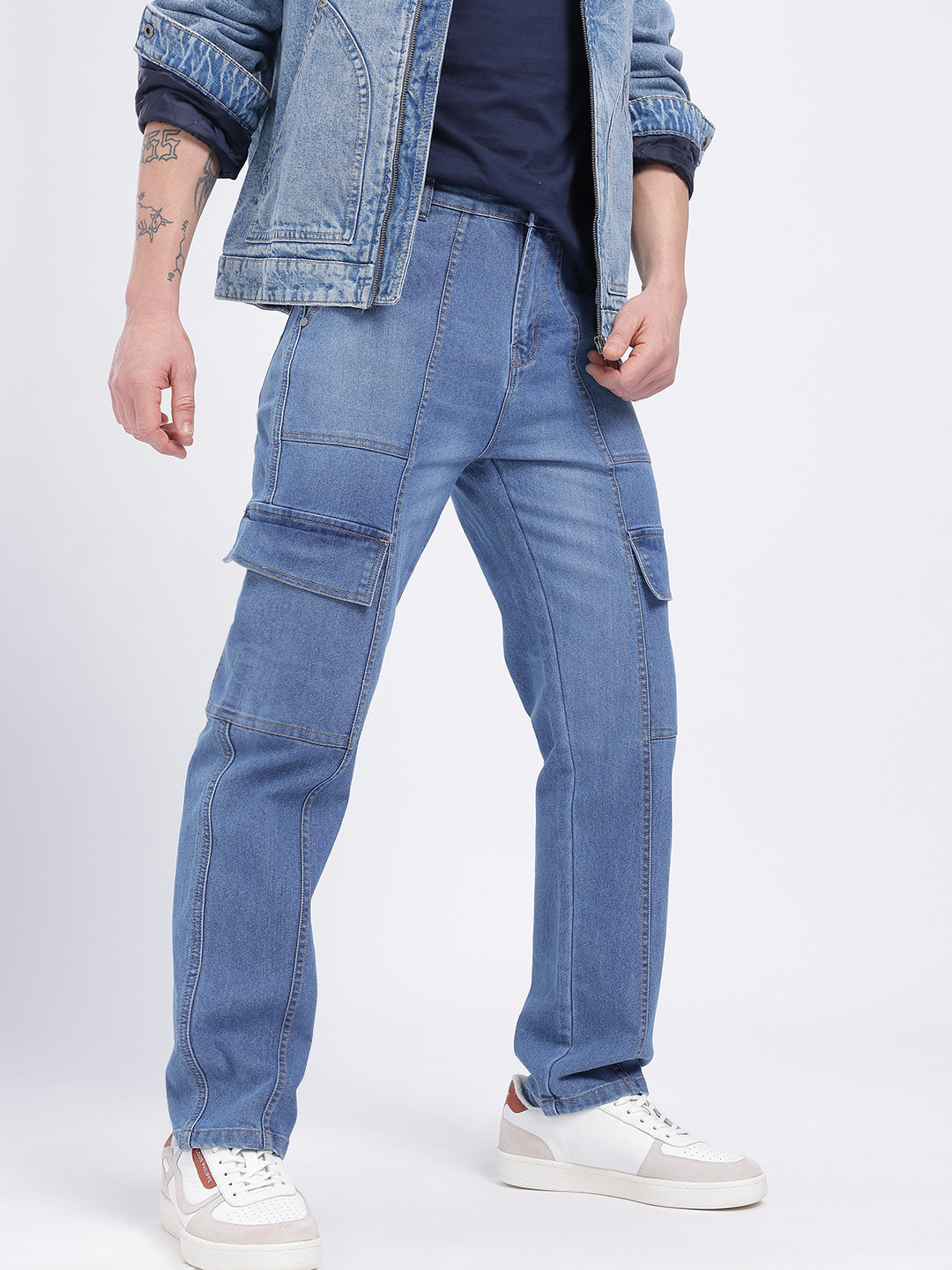 Men's Regular Fit Mid-Rise Light Wash Cargo Jeans