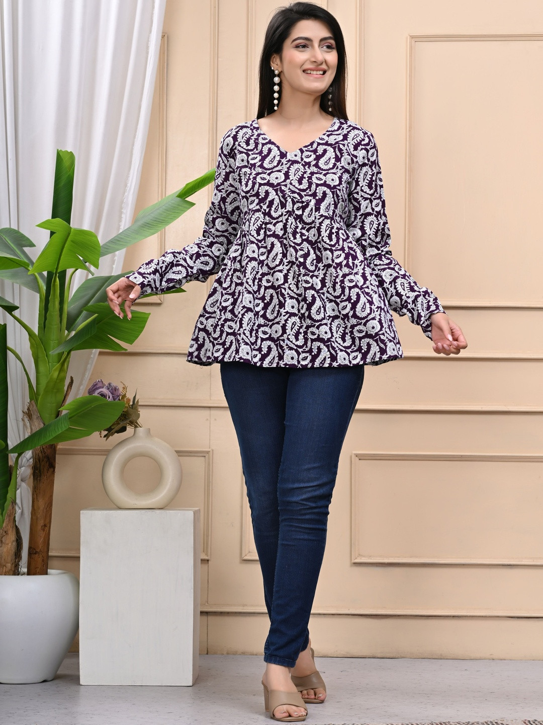 GXS Paisley Printed V-Neck Gathered Or Pleated Peplum Top