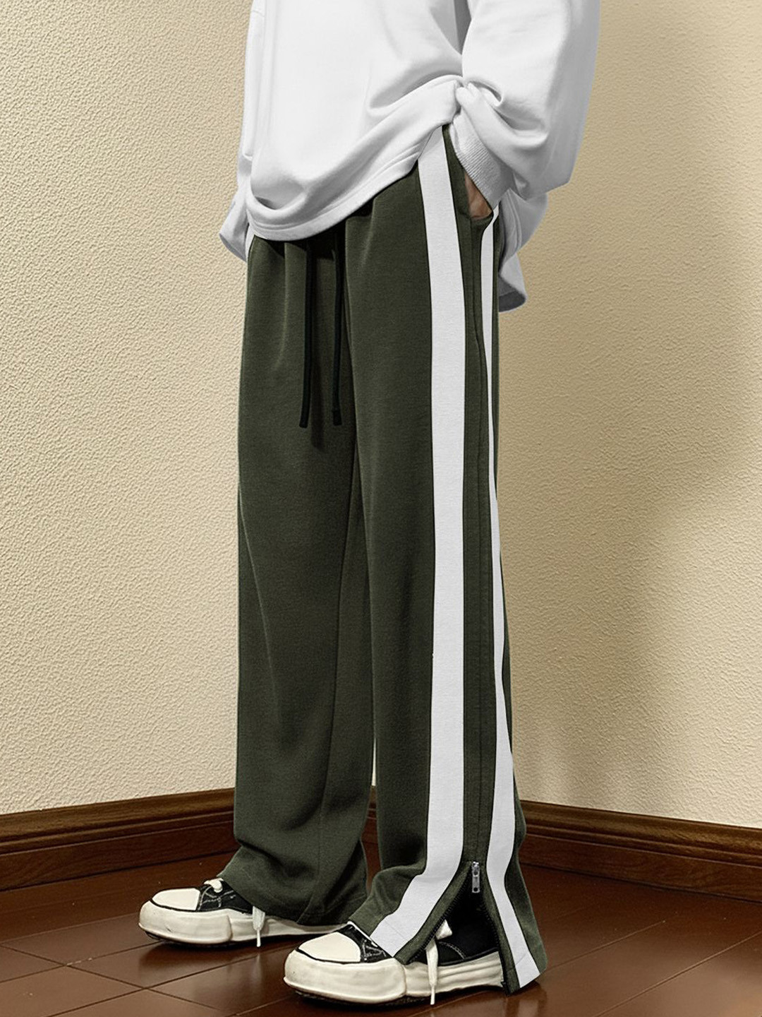 TRIPR Men Baggy-Fit Mid-Rise Track Pant With Side Striped Details