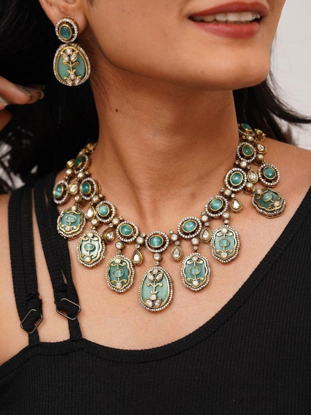 TREEMODA Victorian-Plated Stone-Studded Necklace With Earrings