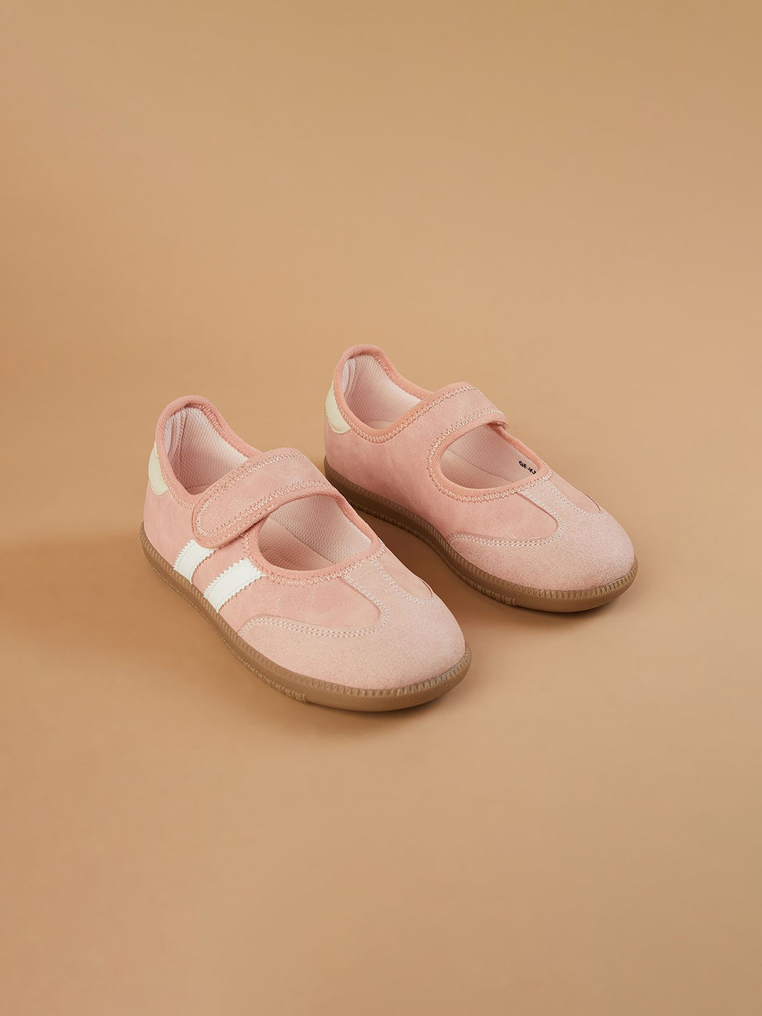 Fame Forever by Lifestyle Girls Cushioned Footbed Colourblocked Sneakers