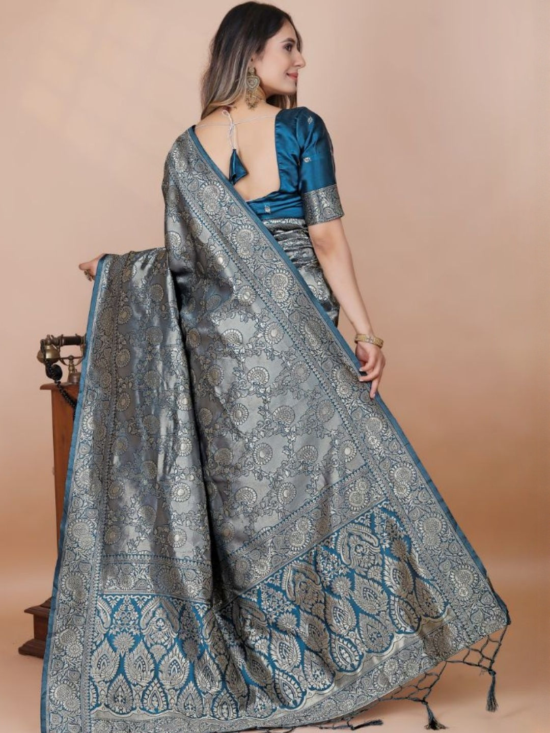 PEACH PIPER Ethnic Motif Woven Design Zari Banarasi Saree