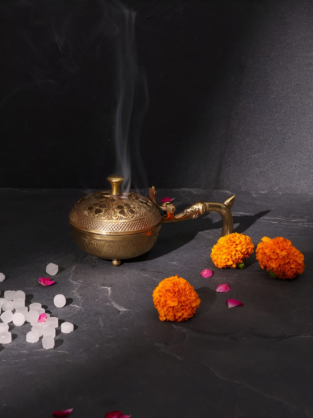 Eyaas Gold-Toned Brass Dhuni Incense Burner With Kapoor 50 g