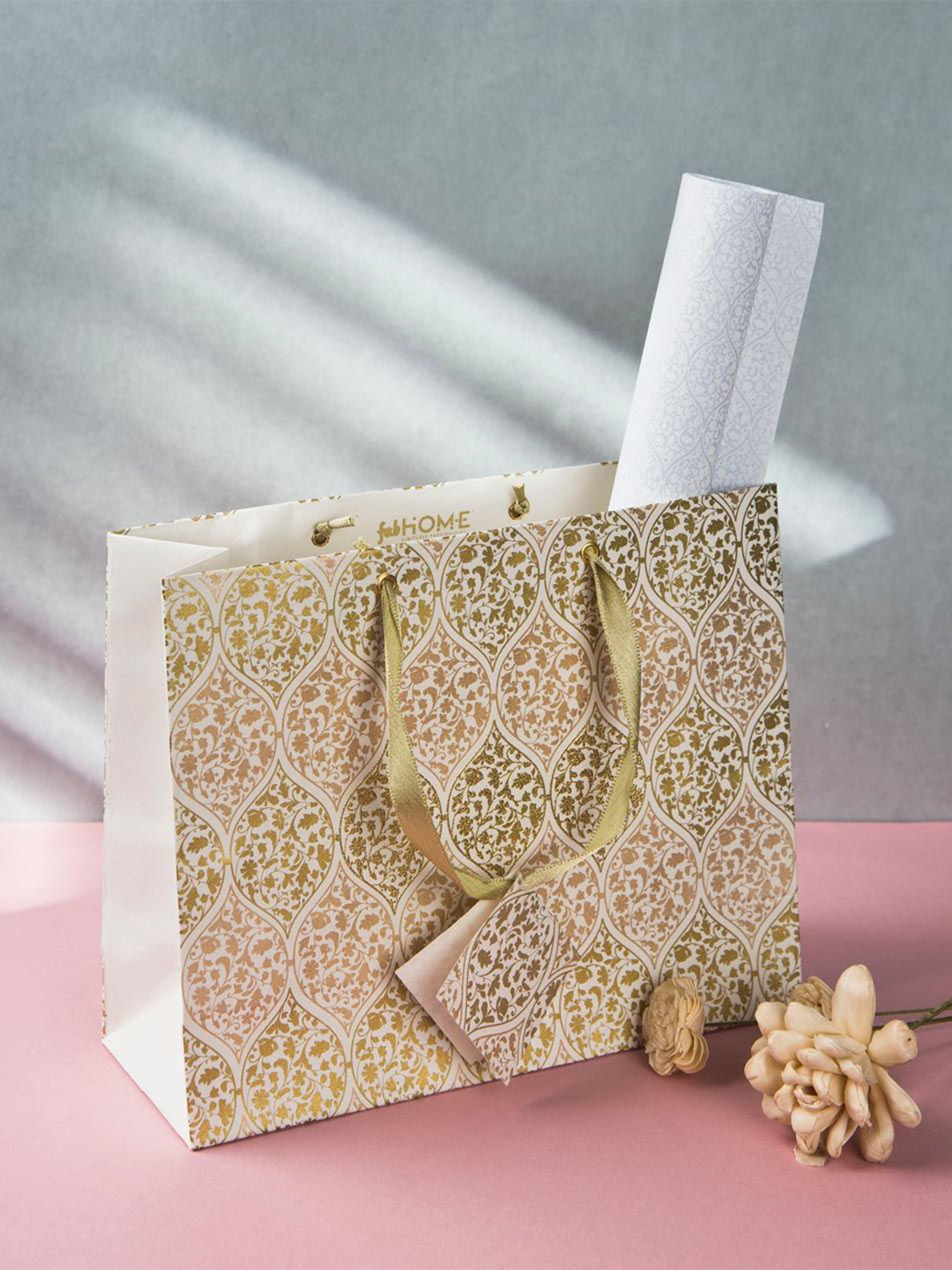 Fabindia Unisex Ivory Heer Paper Ogee Gift Bag