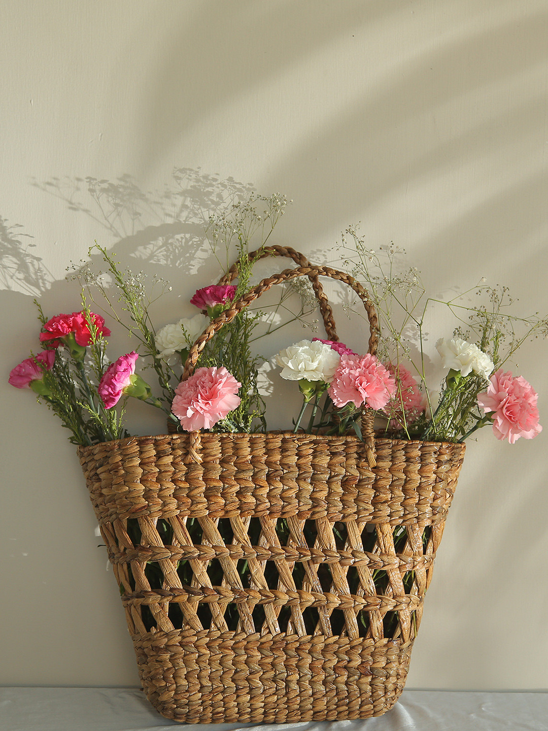 FLICKERS AND FLAME Grass Straw Wicker Shoulder Bag