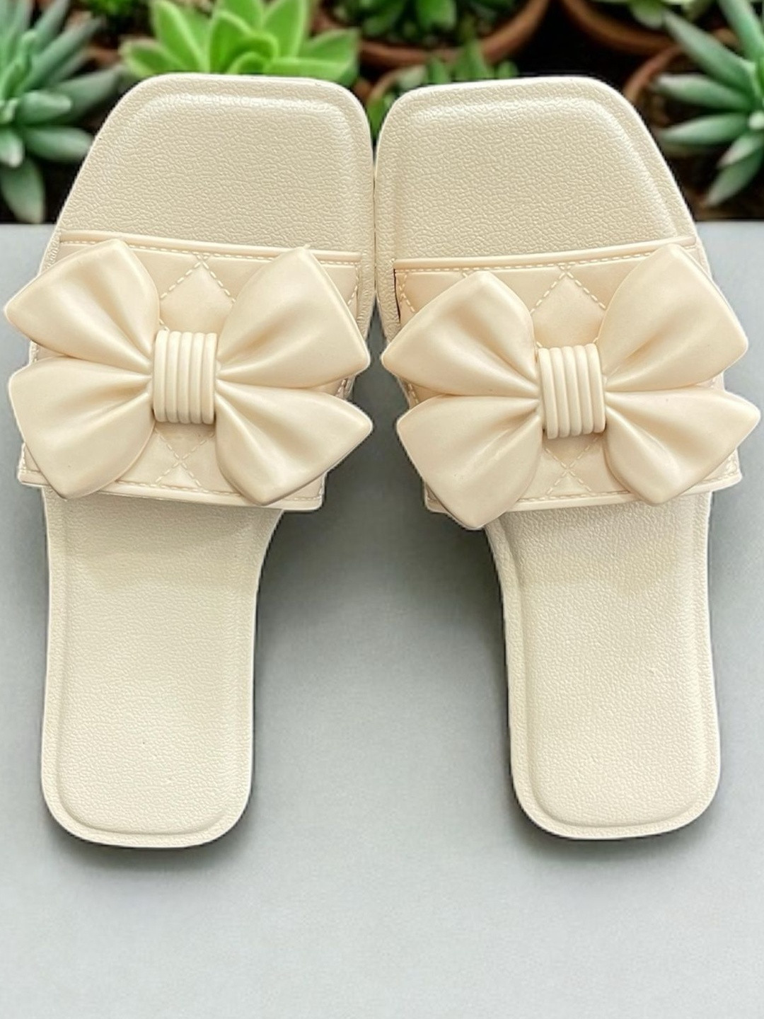 Monoction Women Textured Bow Detail Open Toe Rubber Slip-On Flip Flop