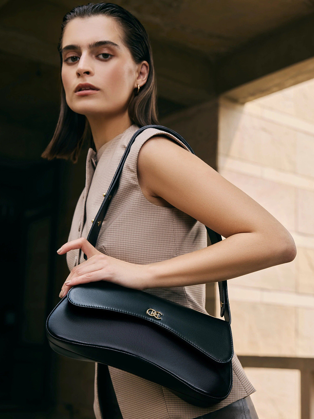 Hoche Paris Leather Baguette Shoulder Bag