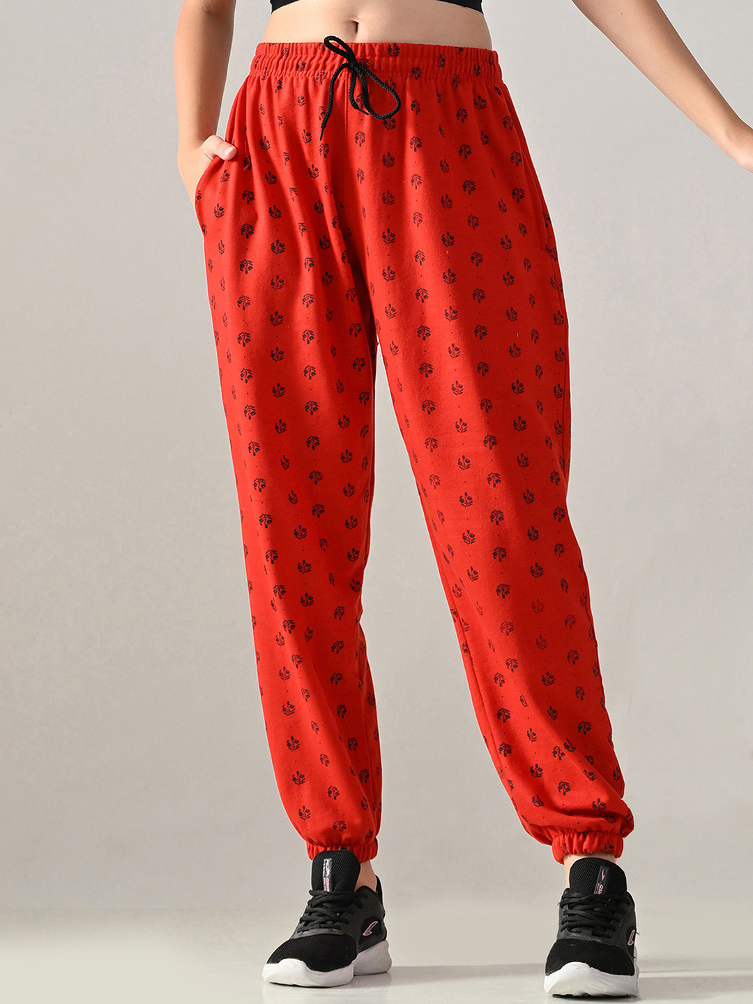 BAESD Women Floral Printed Regular Fit Mid-Rise Ponchi Jogger Trouser