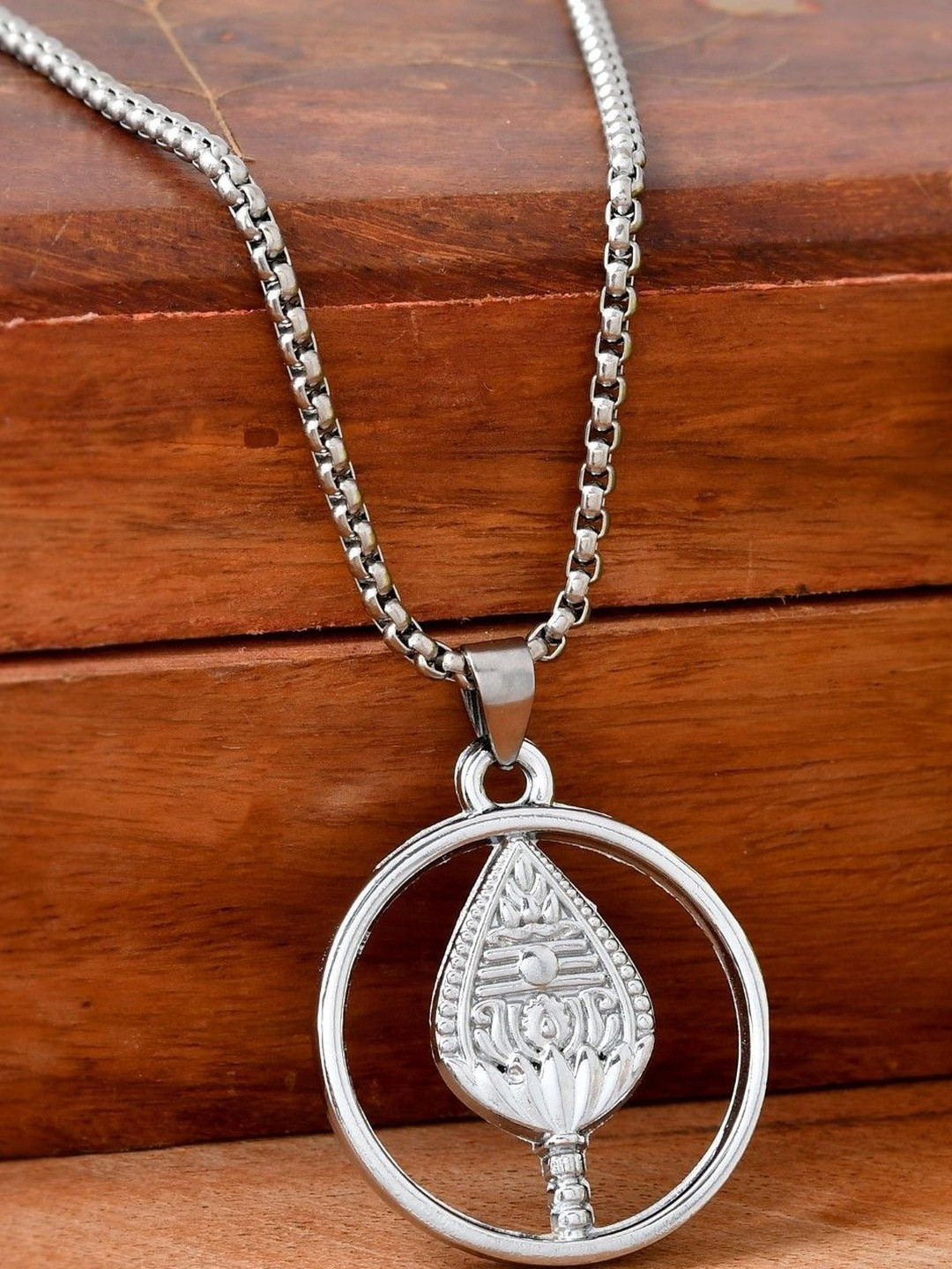 P. R. PRINTS Adult Silver Plated Pendant With Chain